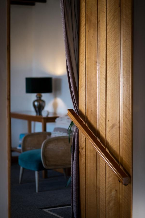 Stunning Cottage Grade 2 Listed With Parking And Hot Tub Bowness-on-Windermere Exteriör bild