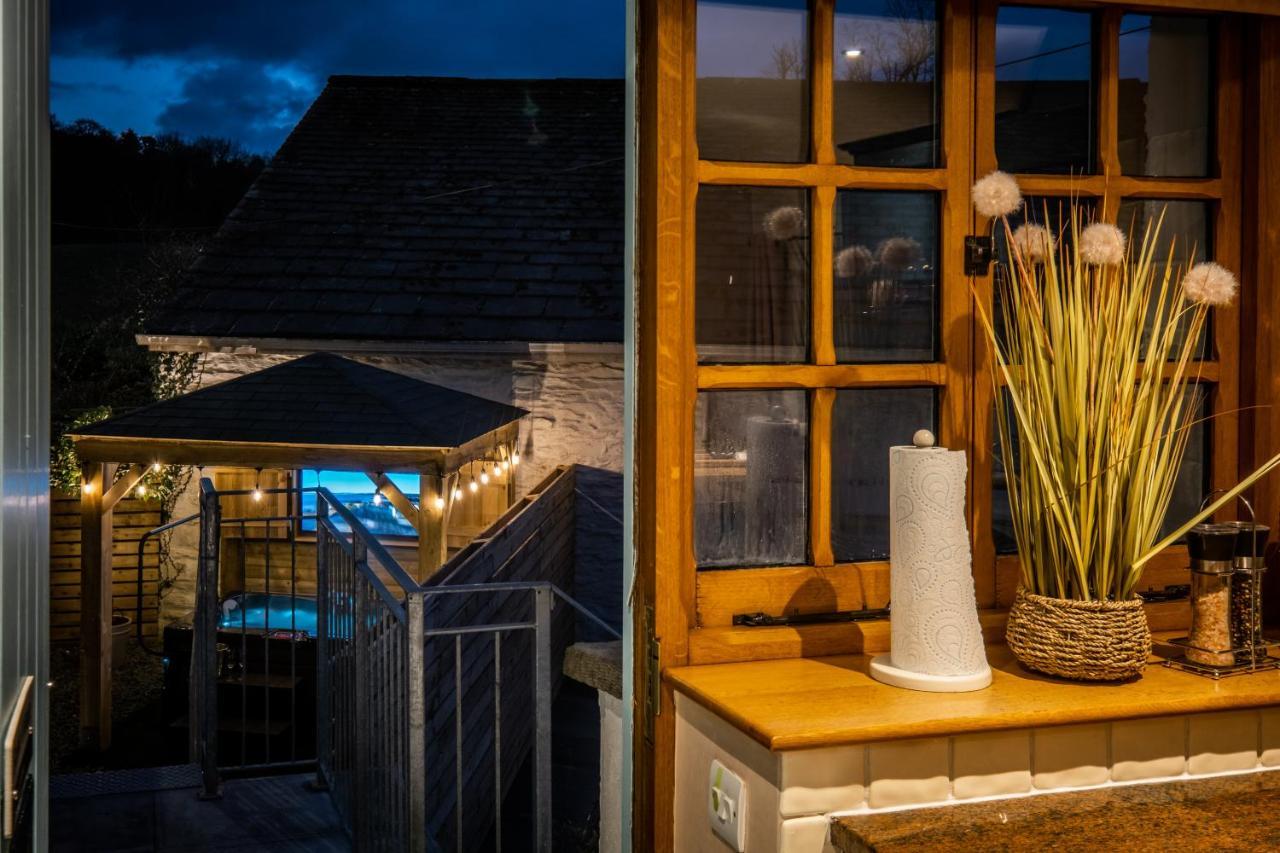 Stunning Cottage Grade 2 Listed With Parking And Hot Tub Bowness-on-Windermere Exteriör bild