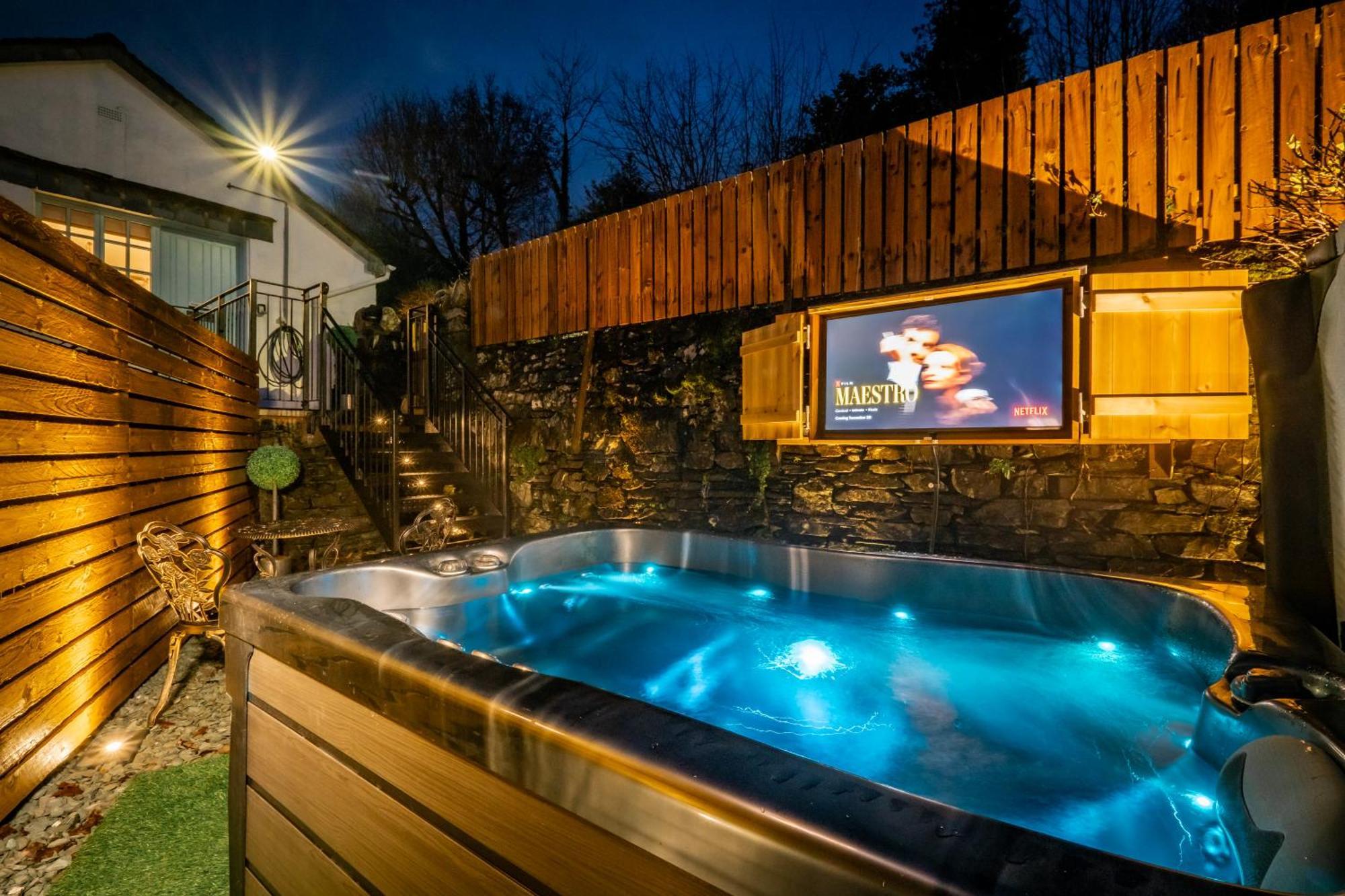Stunning Cottage Grade 2 Listed With Parking And Hot Tub Bowness-on-Windermere Exteriör bild